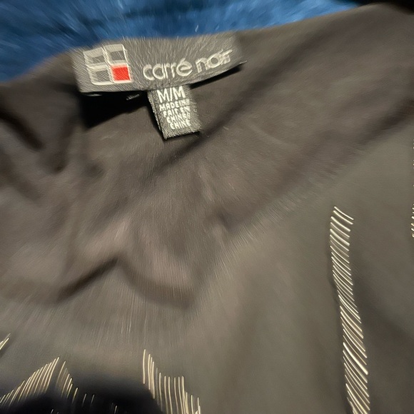 Black top whit bead design - Picture 3 of 3